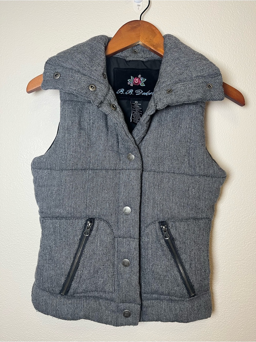 BB Dakota Grey Puffer Vest with Zip a pockets